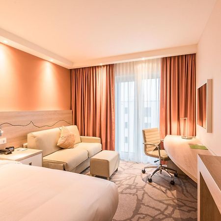 Hampton By Hilton Freiburg Hotel Bagian luar foto
