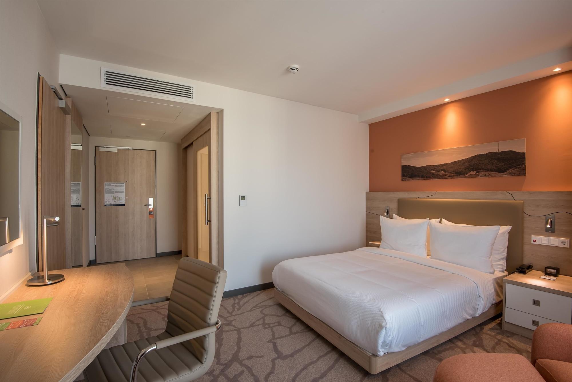 Hampton By Hilton Freiburg Hotel Bagian luar foto