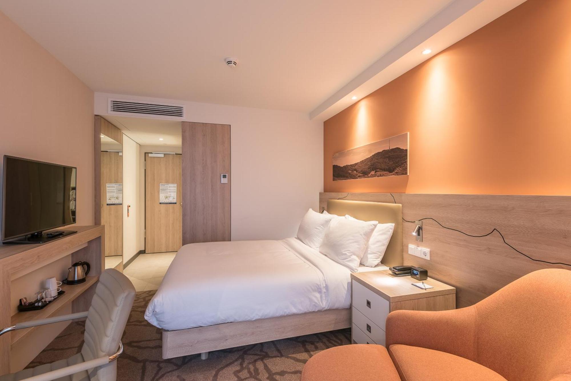 Hampton By Hilton Freiburg Hotel Bagian luar foto