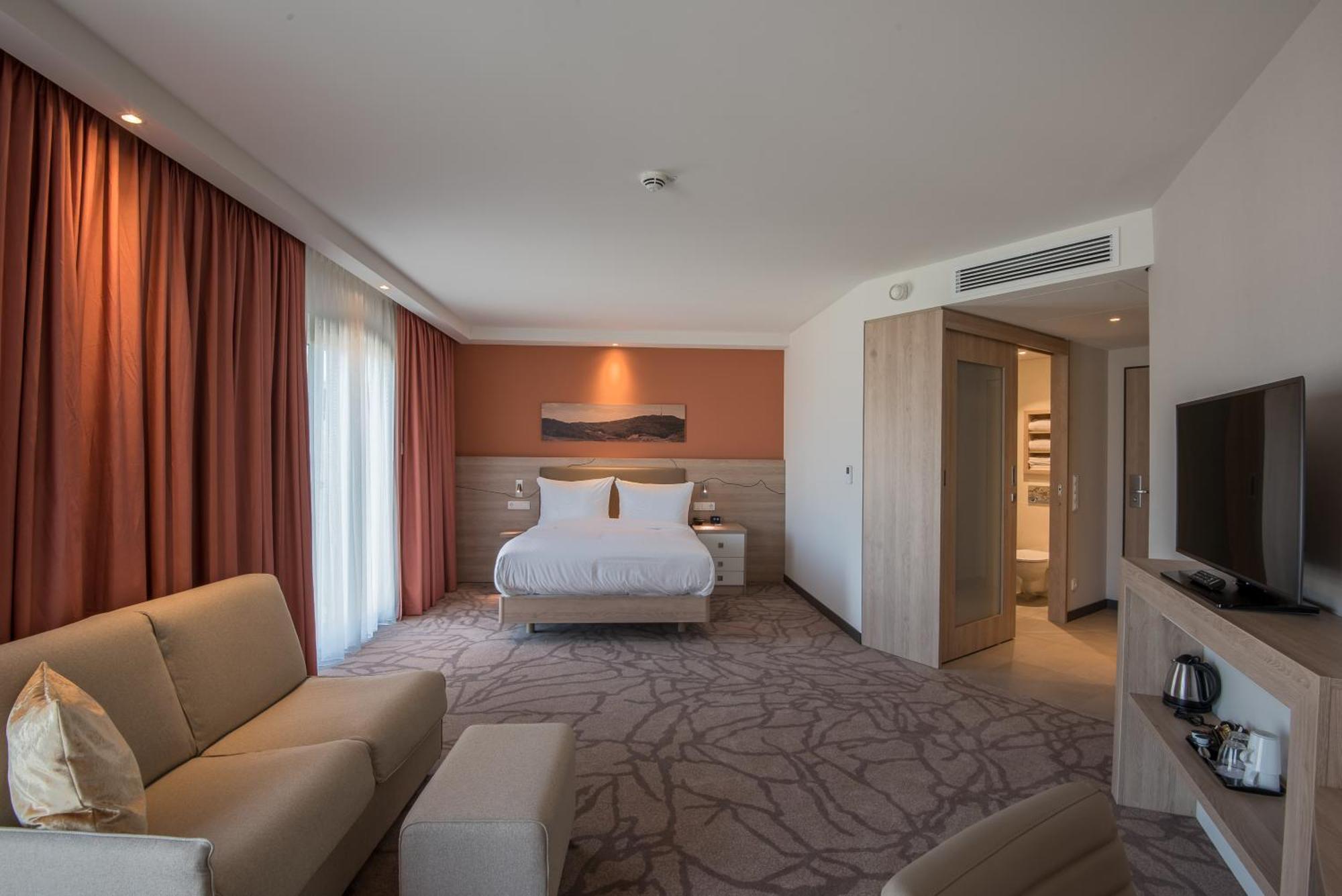 Hampton By Hilton Freiburg Hotel Bagian luar foto