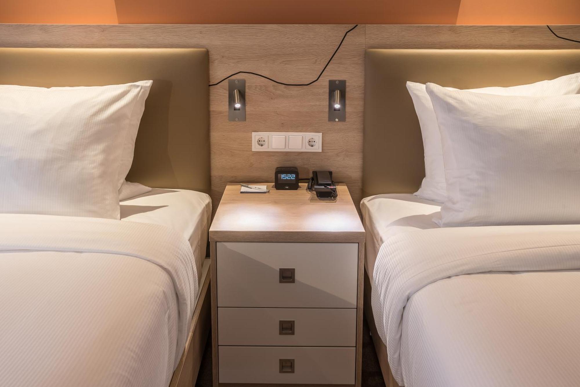Hampton By Hilton Freiburg Hotel Bagian luar foto