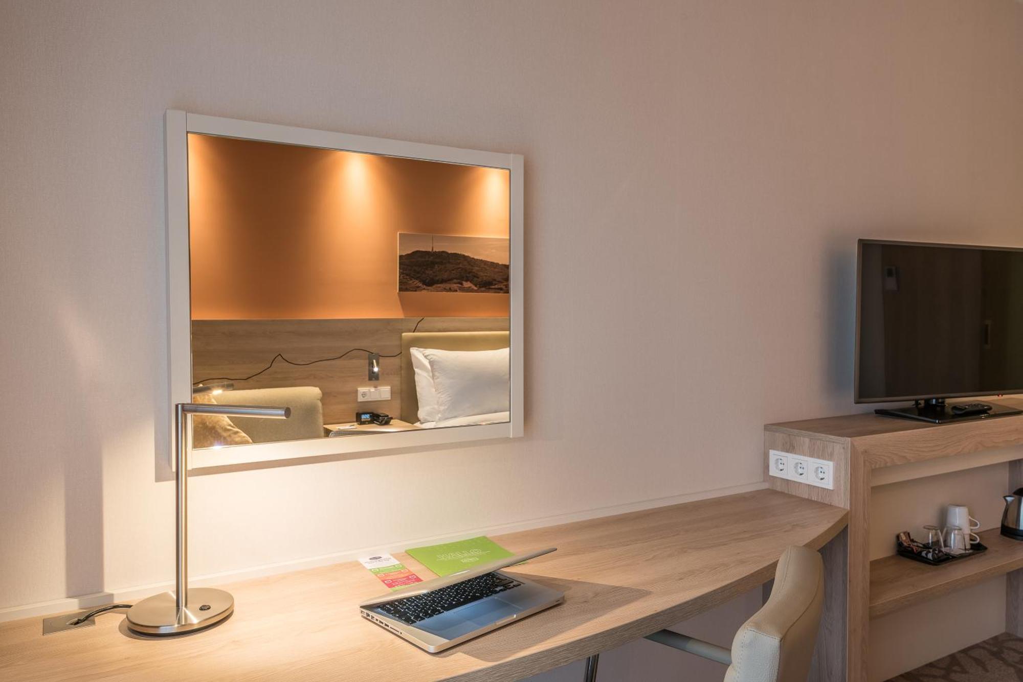 Hampton By Hilton Freiburg Hotel Bagian luar foto