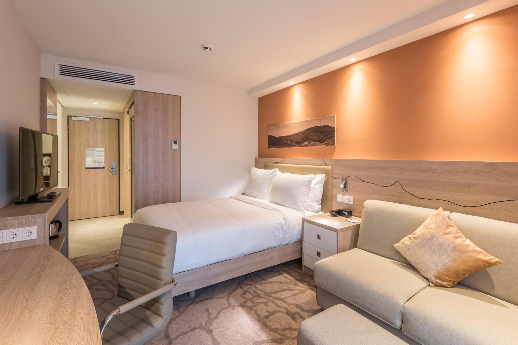 Hampton By Hilton Freiburg Hotel Bagian luar foto