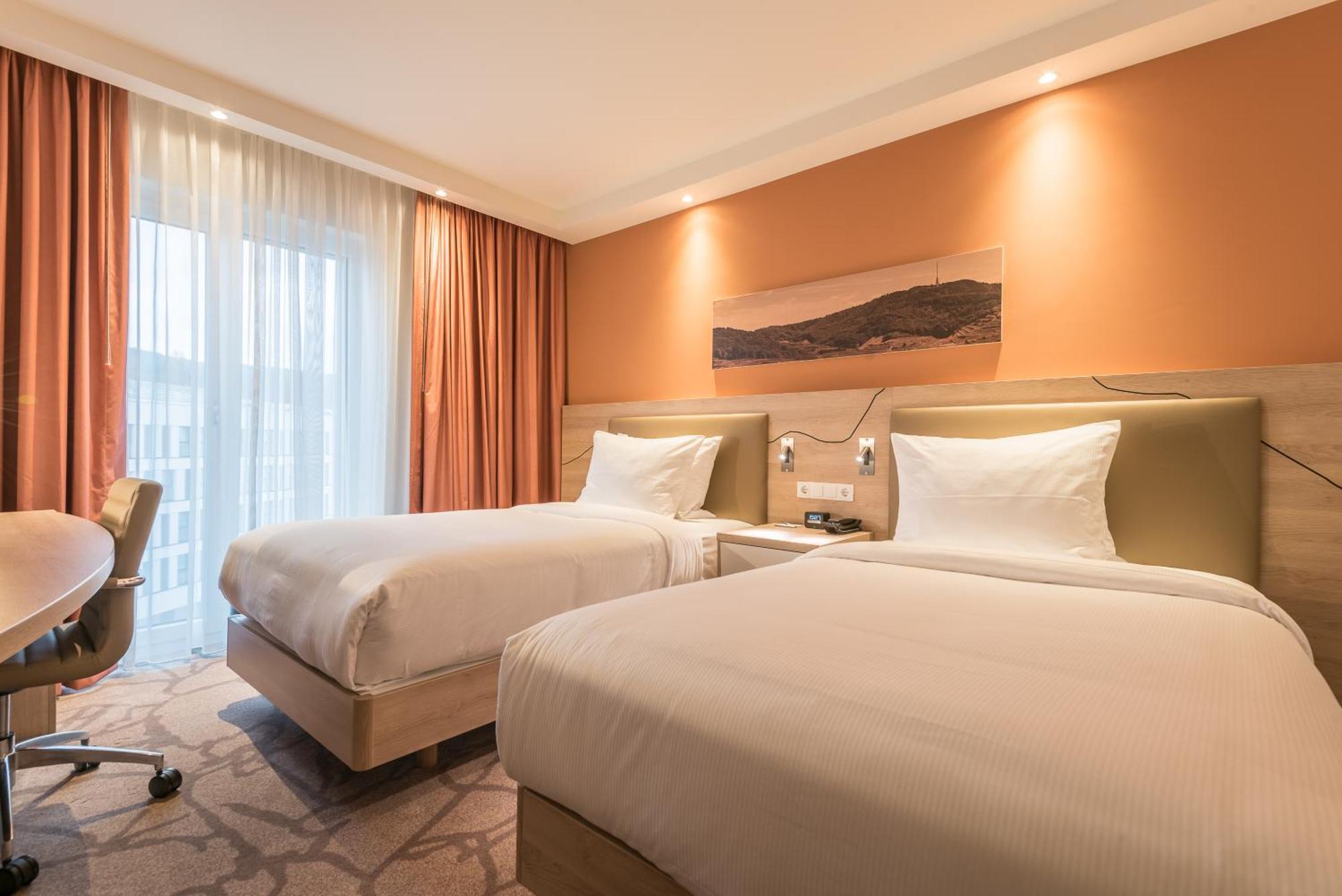 Hampton By Hilton Freiburg Hotel Bagian luar foto