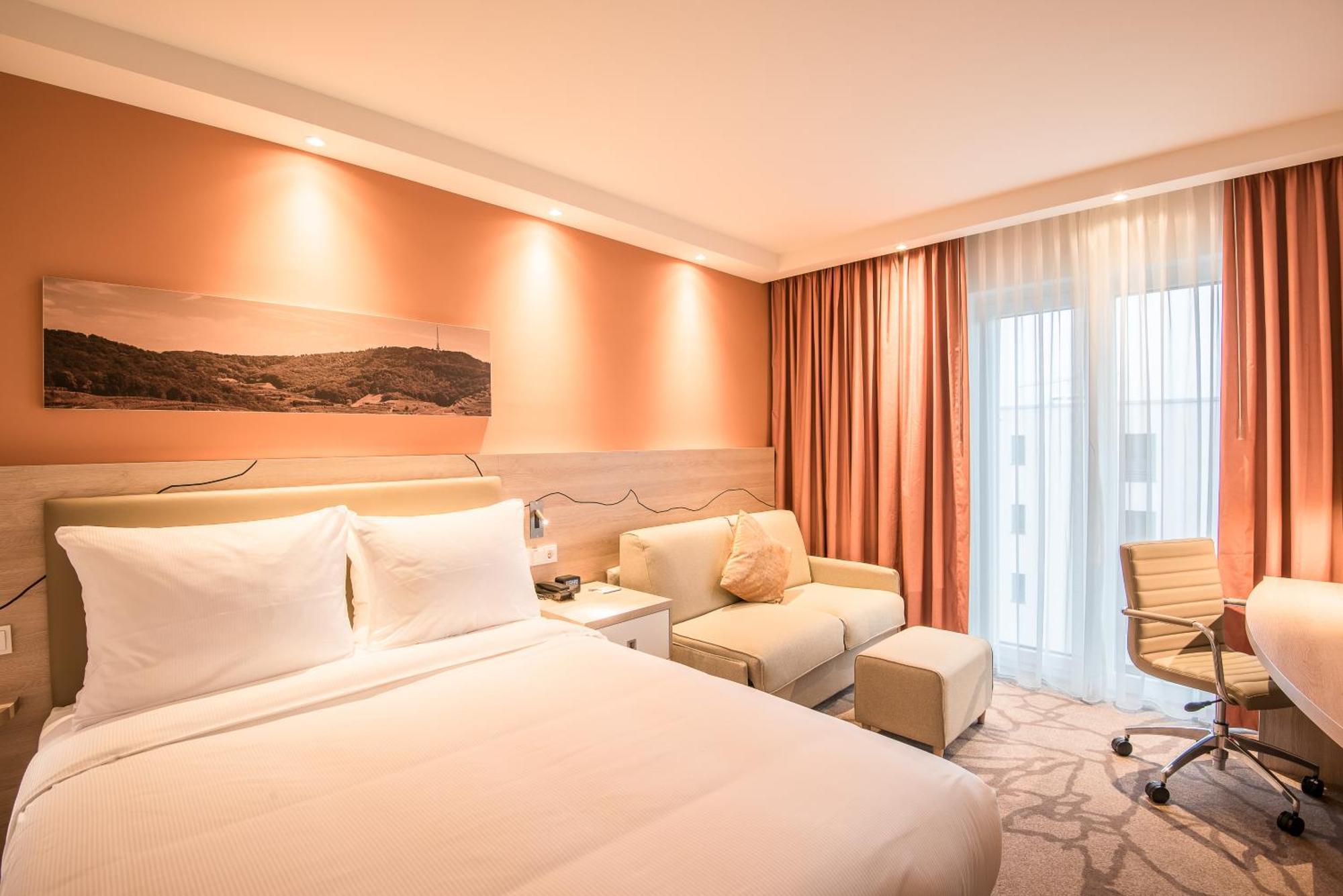 Hampton By Hilton Freiburg Hotel Bagian luar foto