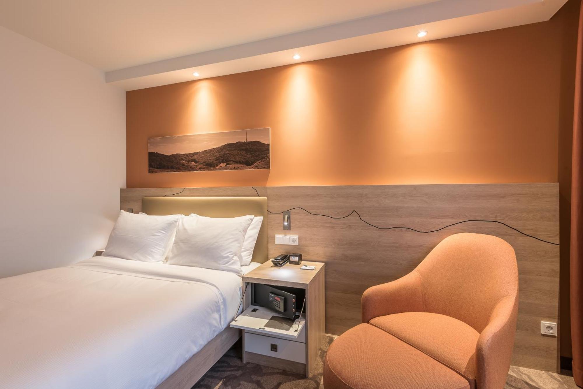 Hampton By Hilton Freiburg Hotel Bagian luar foto