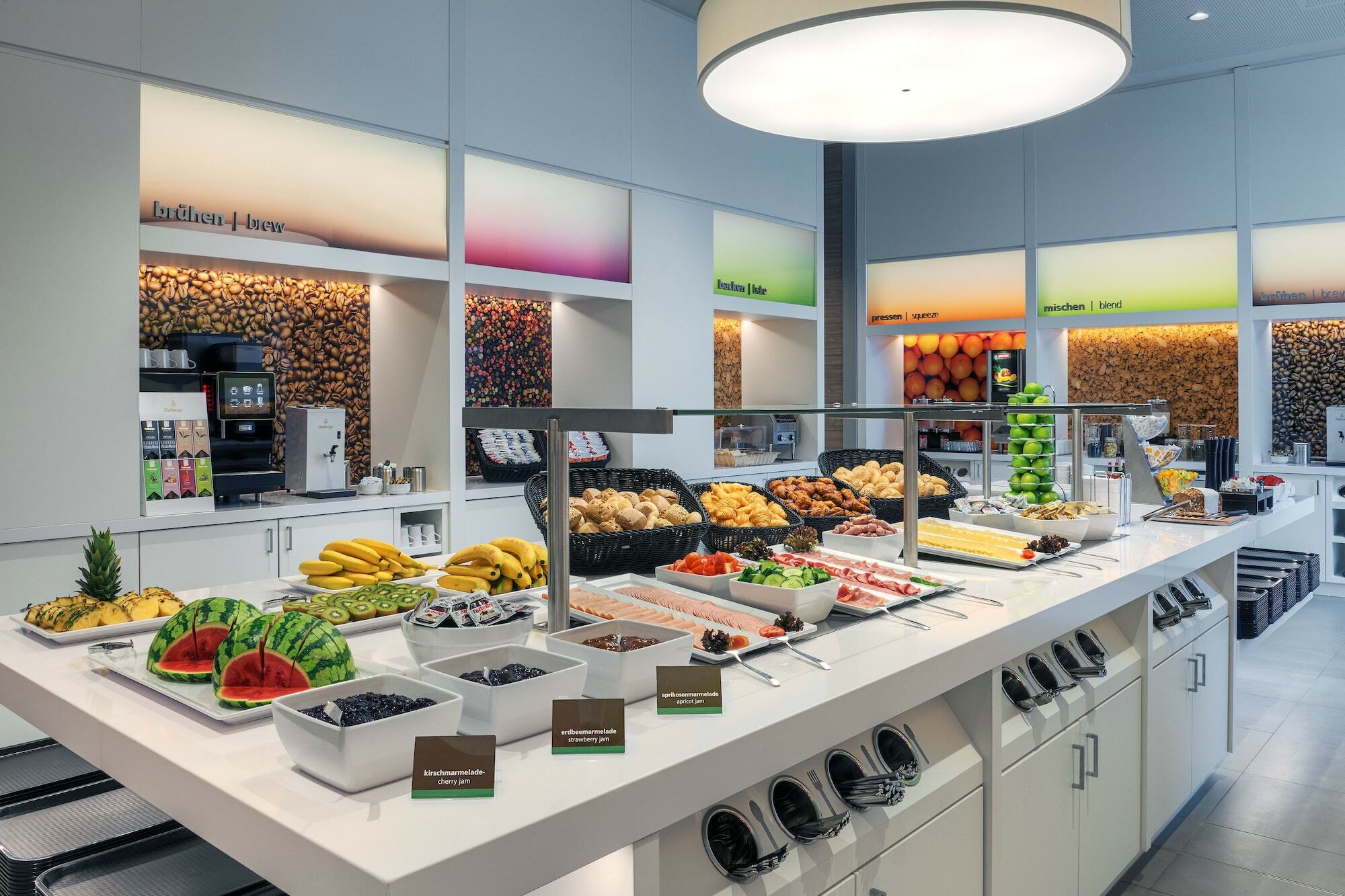 Hampton By Hilton Freiburg Hotel Bagian luar foto