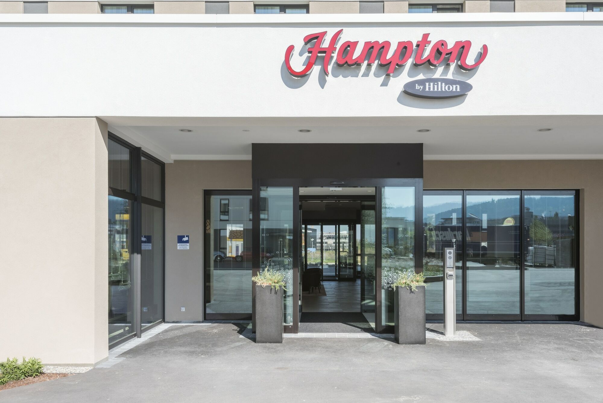 Hampton By Hilton Freiburg Hotel Bagian luar foto